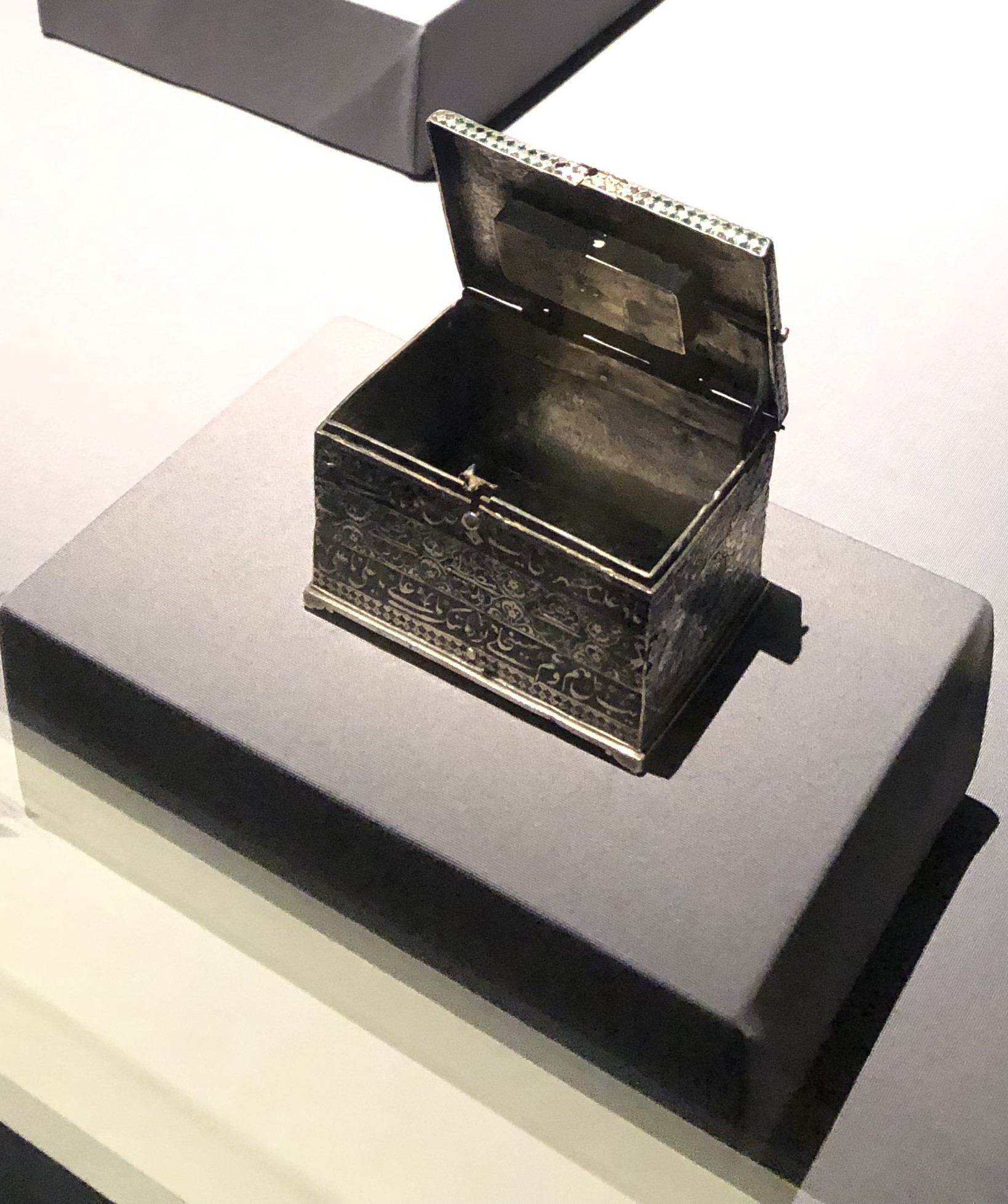 Casket for a miniature Qur'an Casket for a miniature Qur'an