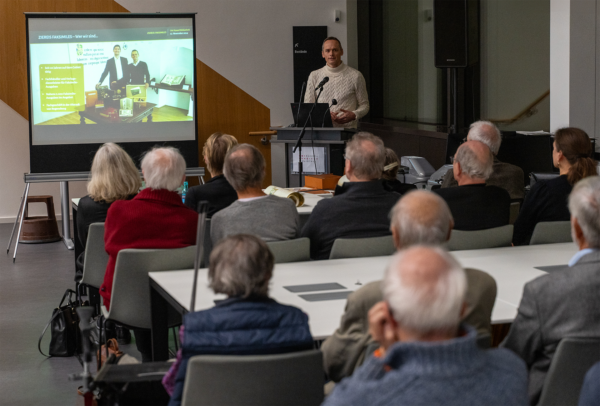 Georg Ziereis begins his lecture with a short introduction Georg Ziereis begins his lecture with a short introduction